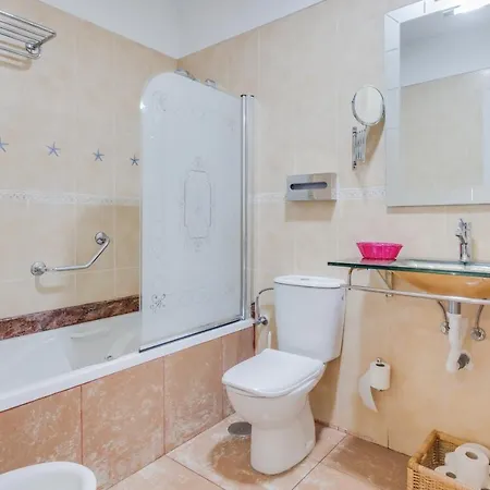 Deluxe Apartment *